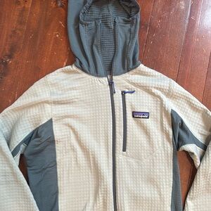 Men's Patagonia Two-Tone Jacket R1 Pullover Grey And Cream